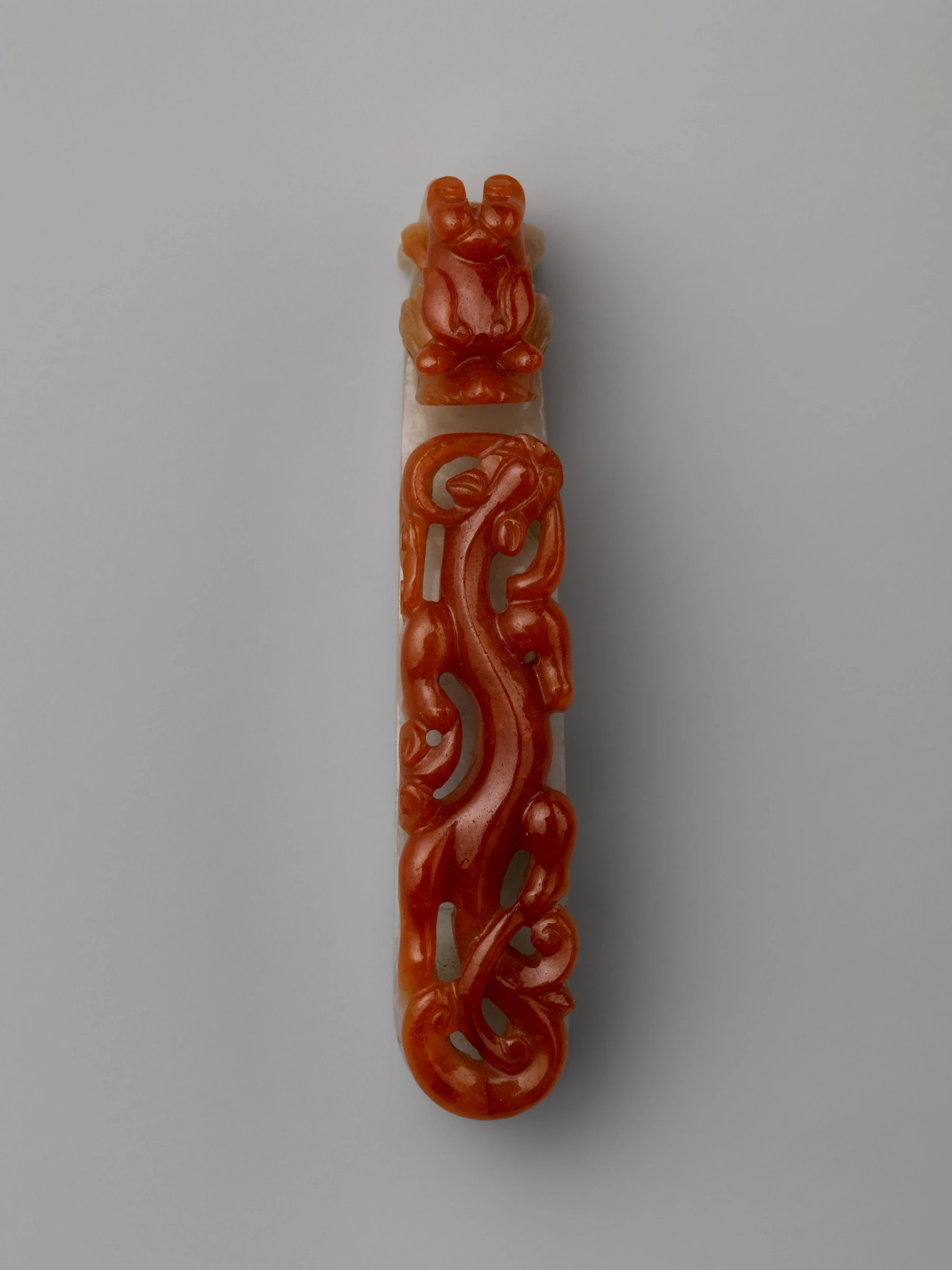 Belt hook with dragons, Jade (jadeite)